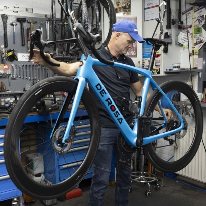 Fietsenmaker staand_241015_LR_IMG_5013.jpg