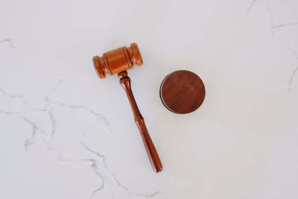 hamer-rechtbank-tingey-injury-law-firm-6sl88x150Xs-unsplash.jpg