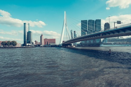 rotterdam-miles-vanderlooven-t-j22ysiAL8-unsplash.jpg