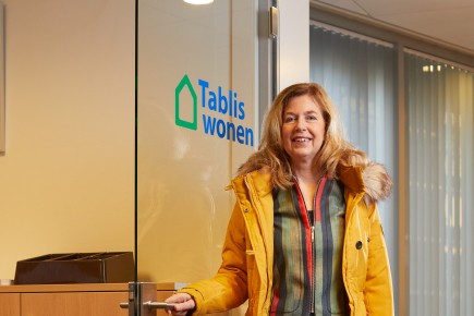 nvvk-beeld-ilona-bij-tablis.jpg
