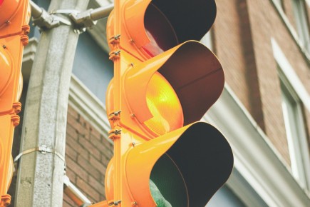 stoplicht-op-oranje-david-guenther-9dcQu2mxuRc-unsplash.jpg