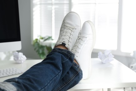 Schoenen op tafel.jpg